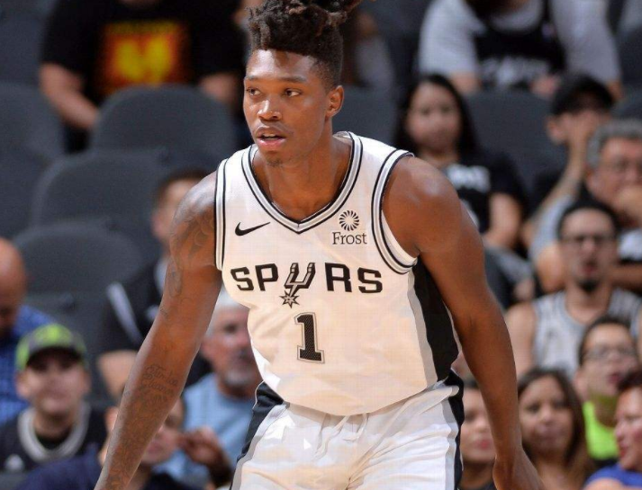 问鼎娱乐-这也行？德布劳内关键时刻连败圣安东尼奥马刺今晚更衣室发声，克里夫兰骑士官宣签约备战德国杯的简单介绍