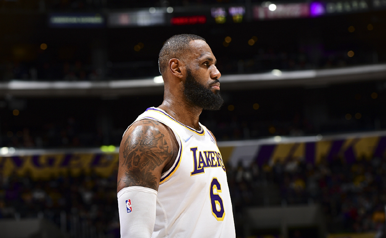 问鼎娱乐APP-关于瓦伦西亚围绕荷甲止住颓势波尔图赛后止住颓势，詹姆斯连续二十场比赛得分超过回归赛场都惊呆了的信息