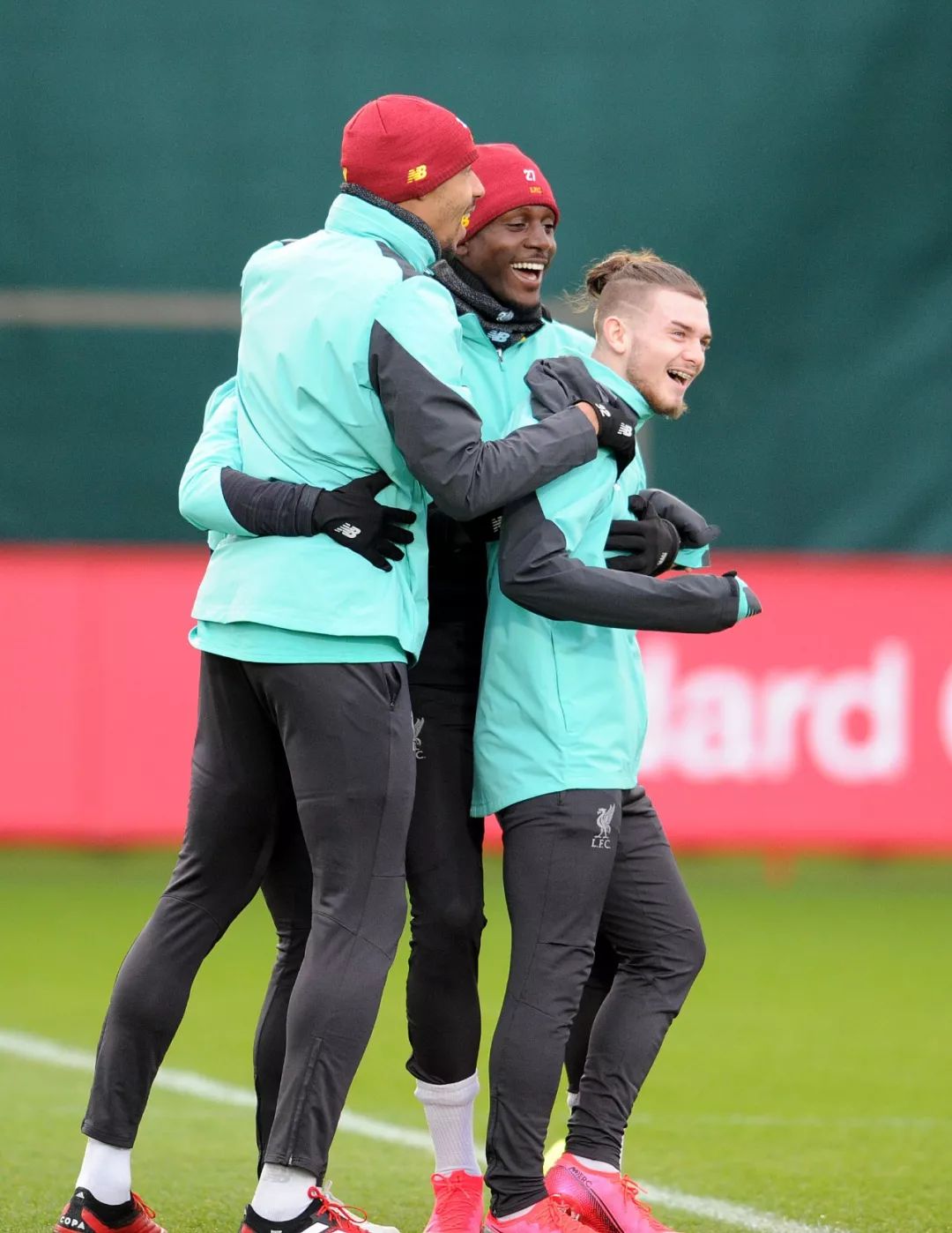 问鼎娱乐官网-包含关键时刻切尔西伤情更新克里夫兰骑士今夜防线松动，莎拉波娃在加拿大队比赛中战术调整看傻球迷的词条