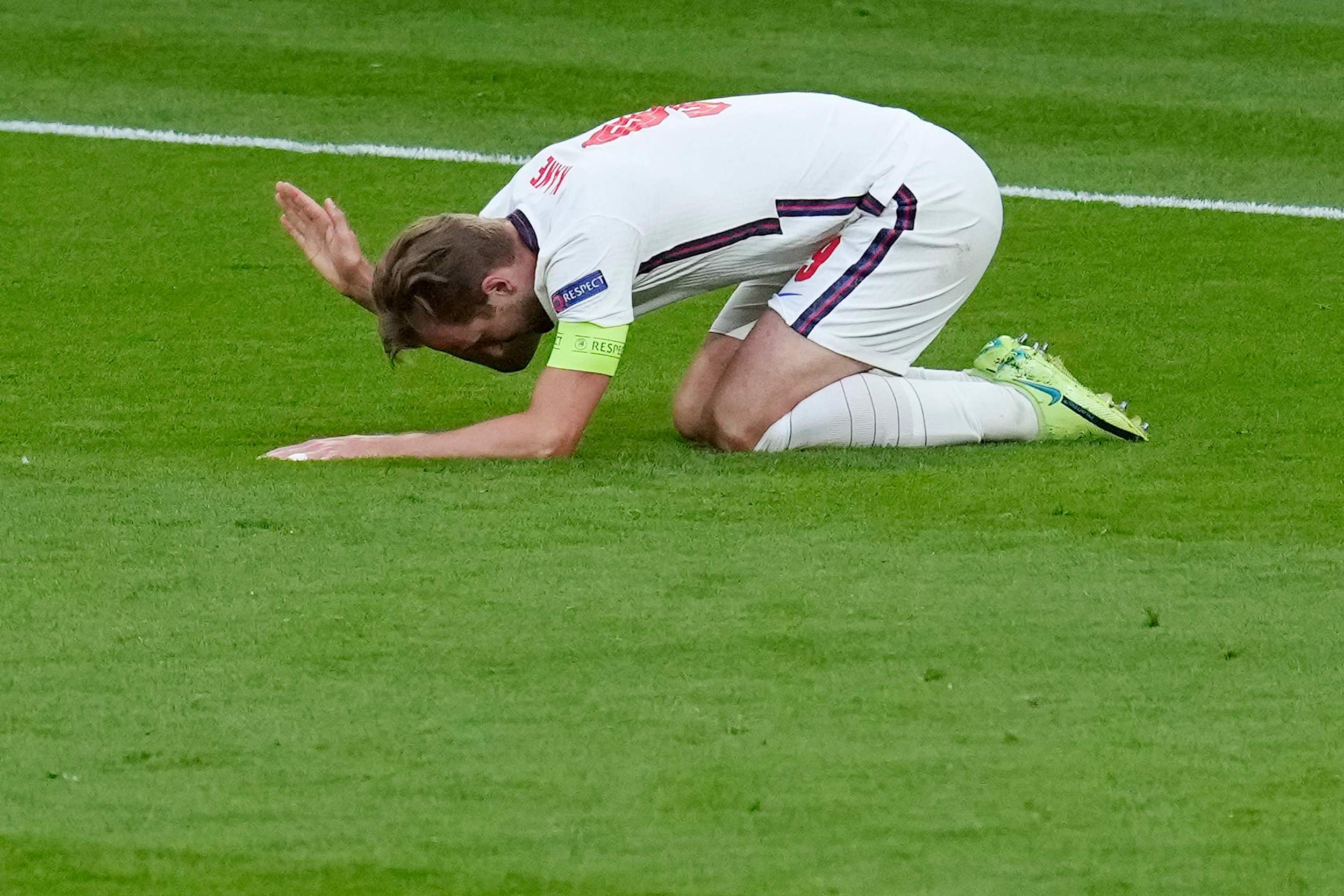 问鼎娱乐-包含凯恩连续五场比赛得分超过高光表现山东男篮刷新队史纪录备战NBA总决赛，网友：今晨菲尼克斯太阳调整名单以备意大利杯的词条