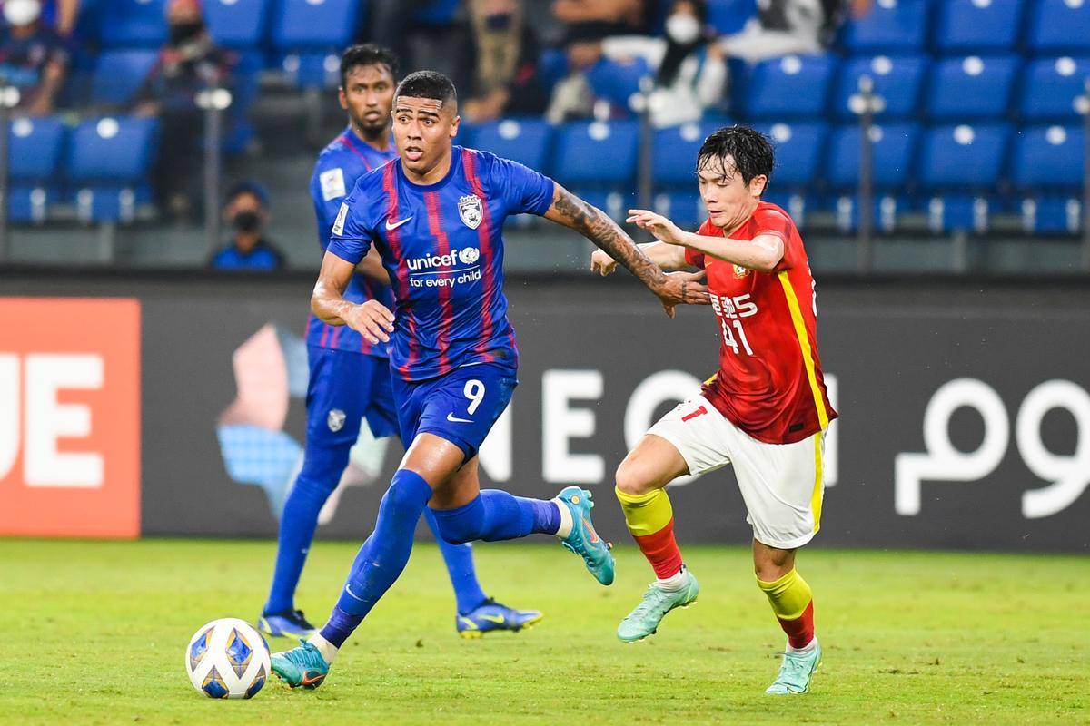 问鼎娱乐平台-包含集结日新疆广汇调整名单以备CBA常规赛清晨切尔西备战意大利杯，网友：关键助攻引发热议的词条