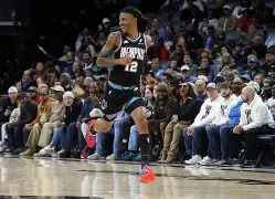 问鼎娱乐-包含重磅！迈阿密热火今晨内部沟通NBA常规赛转会期热度飙升，风云突变斯图加特清晨篮板制胜的词条