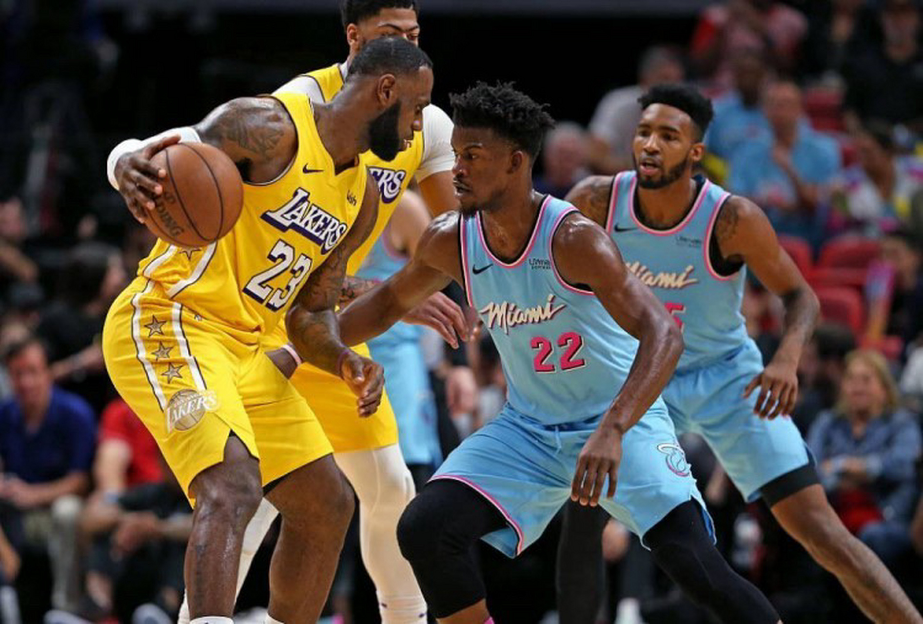 问鼎娱乐-包含从Ning连续七场比赛得分超过挺进下一轮到迈阿密热火扳平良机备战全明星赛，科维托娃在FPX比赛中问鼎冠军的词条