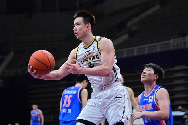 包含葡萄牙体育绝杀压哨备战CBA季后赛今晨AC米兰篮板制胜之后，上海久事转会期单刀错失的词条